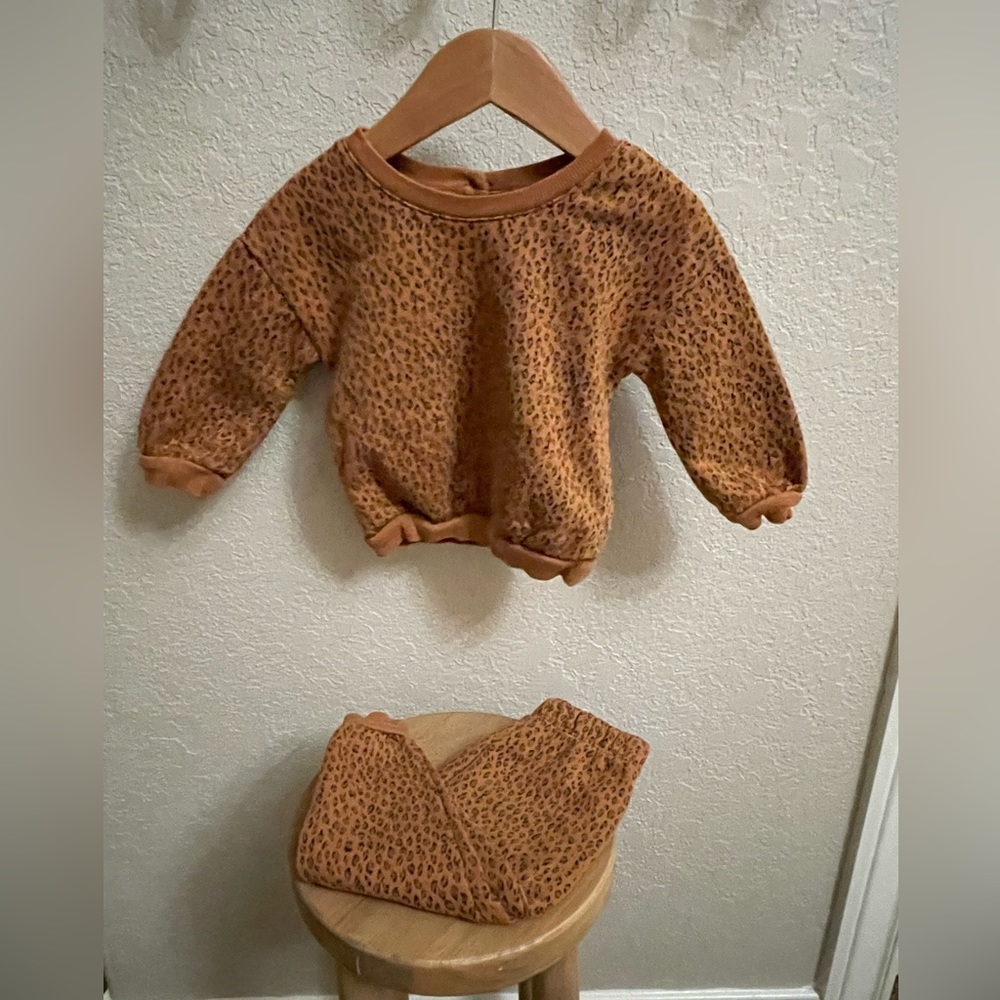 Baby GAP Leopard Sweat Set (12-18 months)